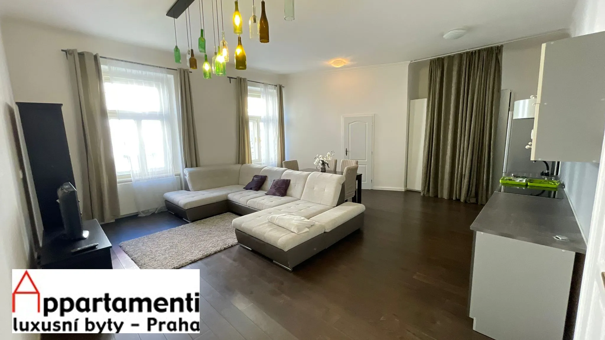 Pronájem krásného částečně zařízeného bytu 3+kk, 86m2 na Praze 7.
