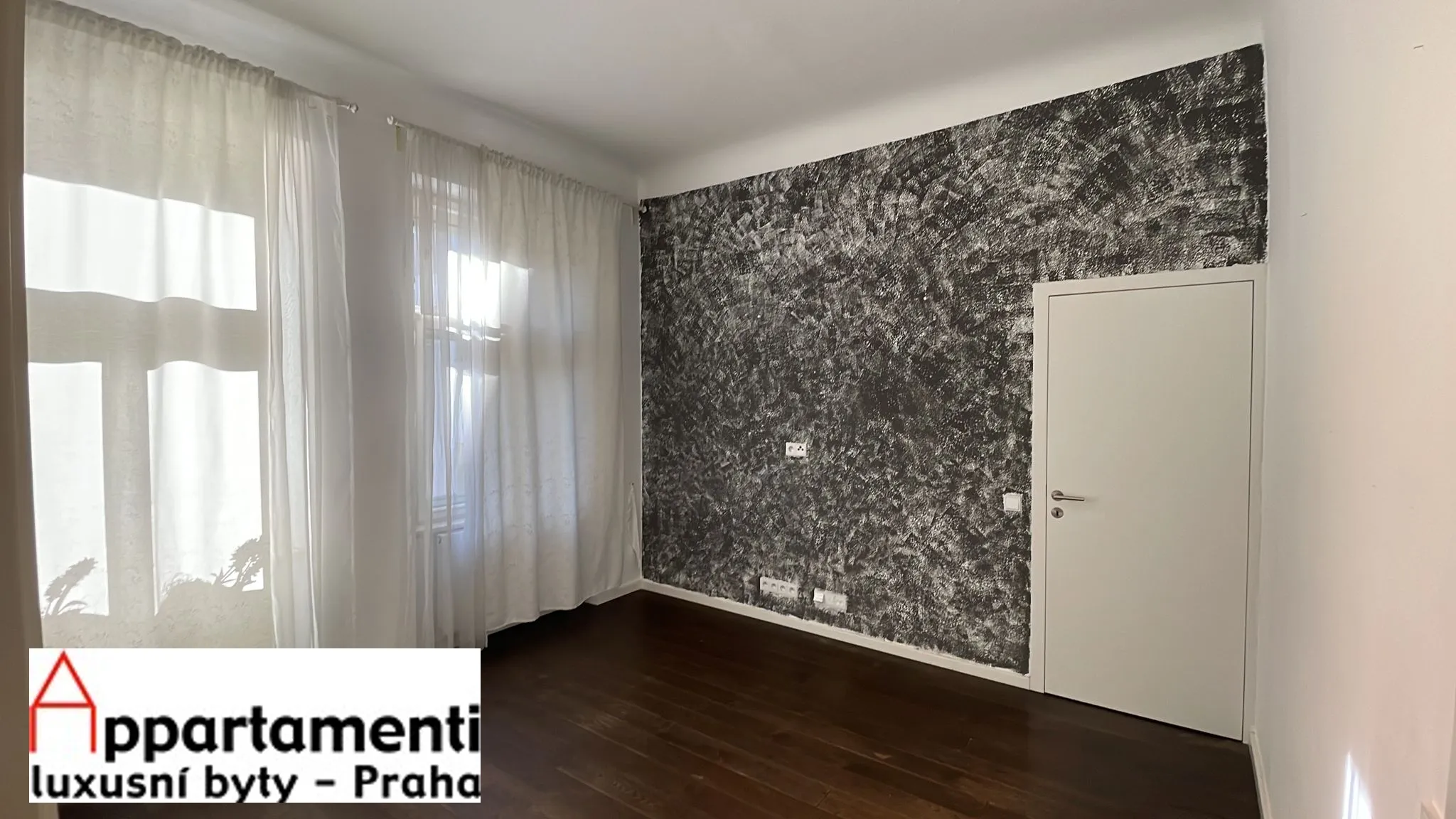 Pronájem krásného částečně zařízeného bytu 3+kk, 86m2 na Praze 7.