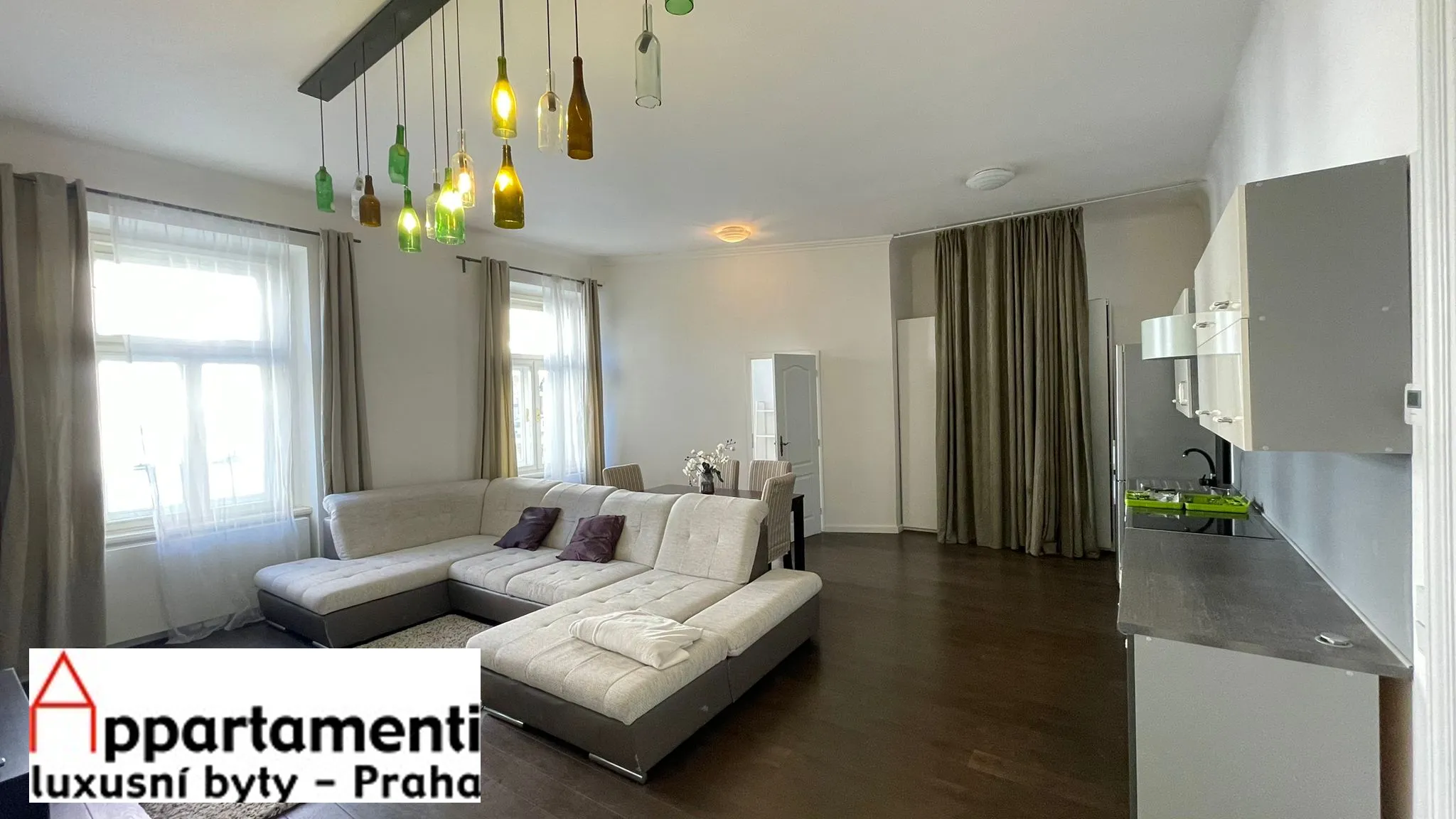 Pronájem krásného částečně zařízeného bytu 3+kk, 86m2 na Praze 7.