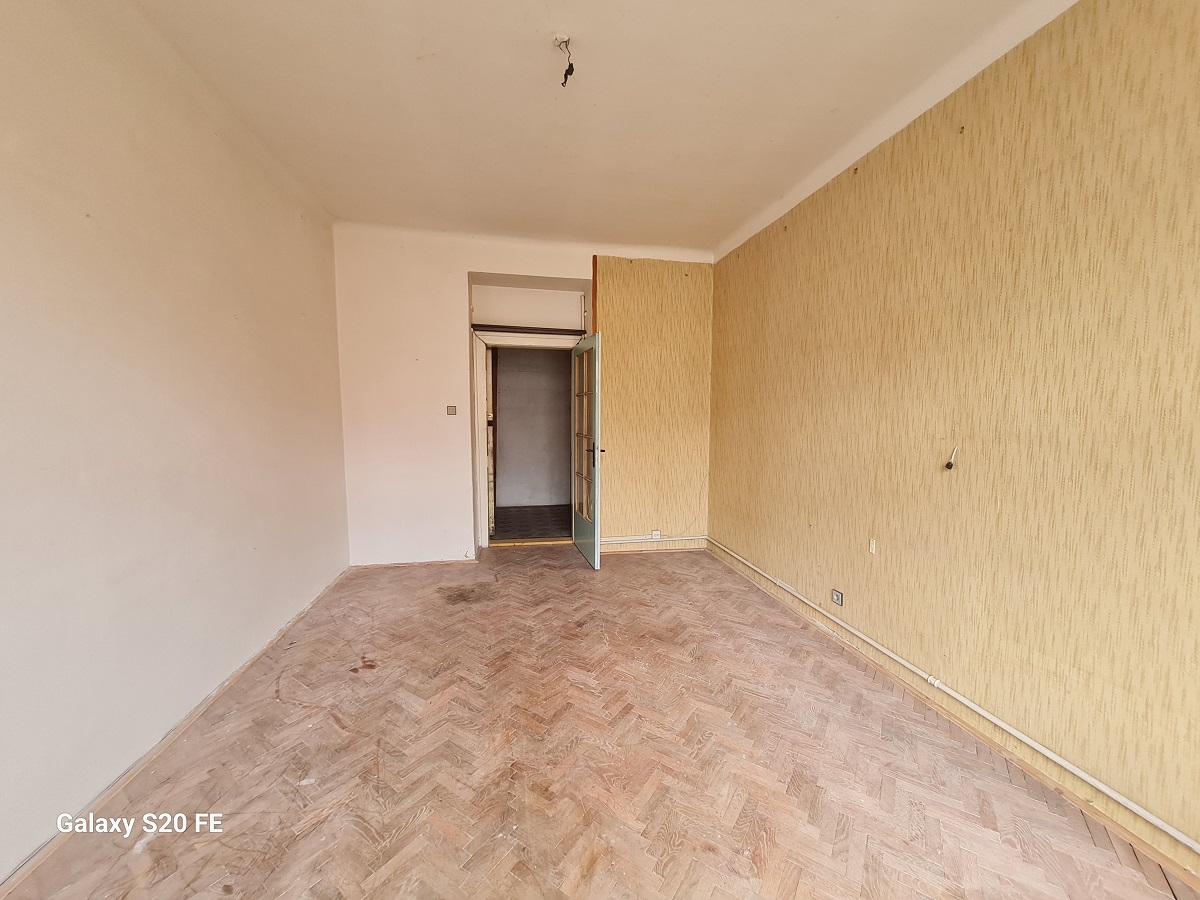 Apartment before reconstruction 2+1 in OV for sale in the historic center of Prague