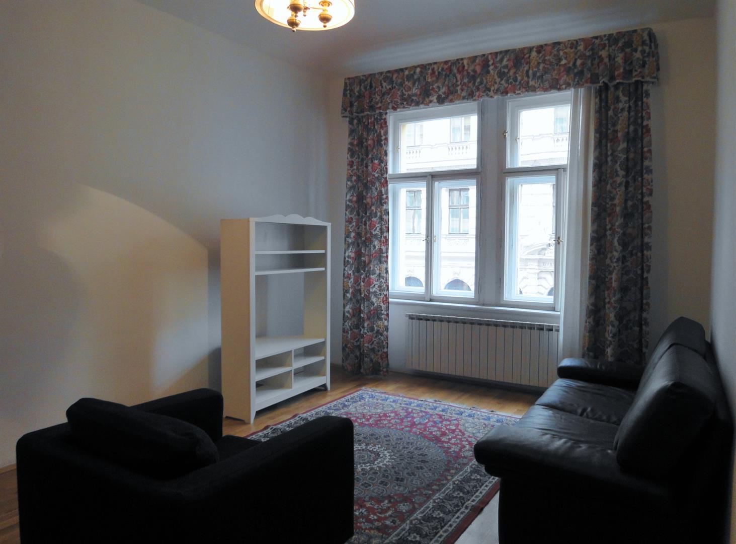 Pronájem zařízeného bytu 2Kk 51m2 s balkonem na Starém Městě, Praha 1