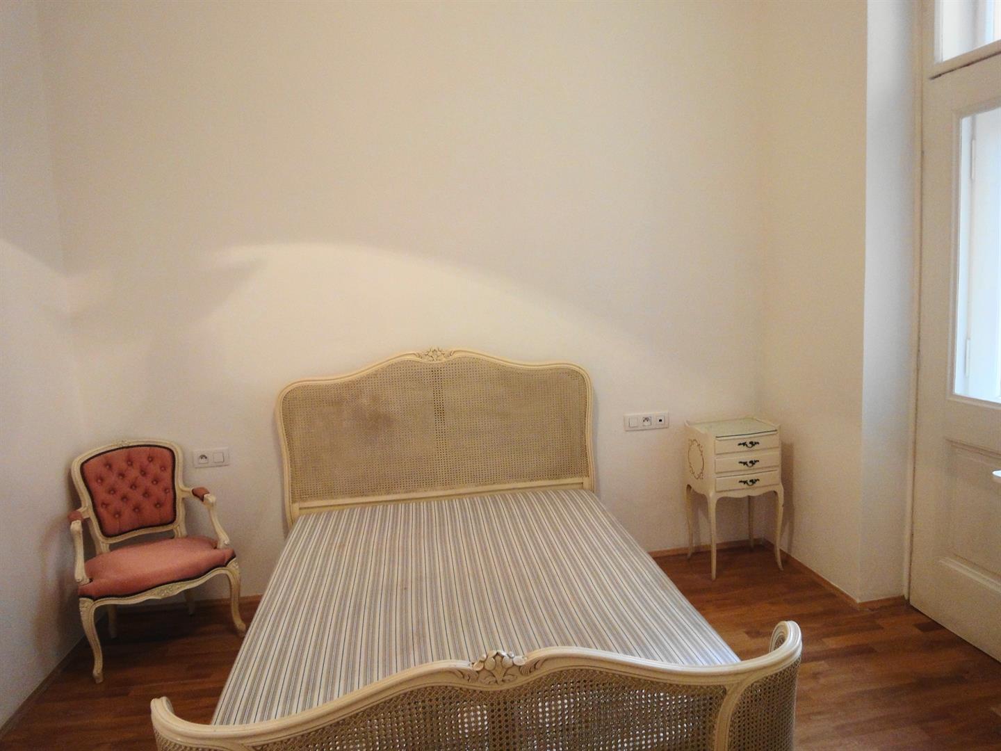 Pronájem zařízeného bytu 2Kk 51m2 s balkonem na Starém Městě, Praha 1