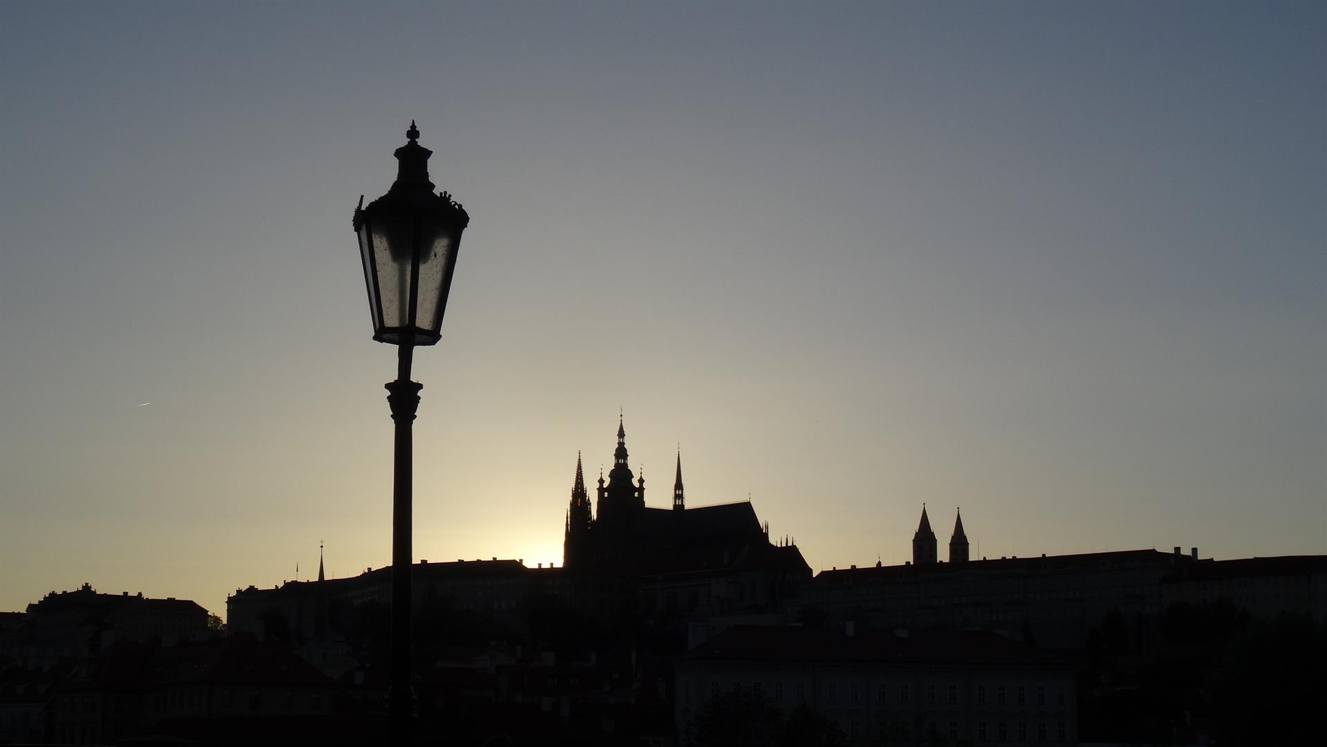Pronájem zařízeného bytu 2Kk 51m2 s balkonem na Starém Městě, Praha 1