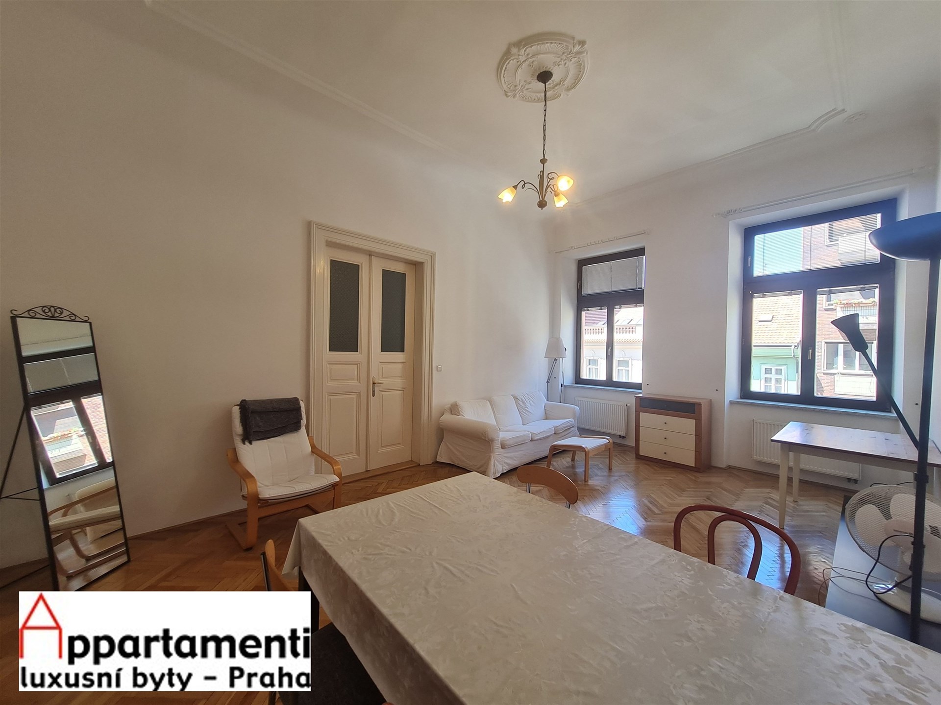 Pronájem zařízeného bytu 2+1, 63m2 Štěpánská, Praha 1