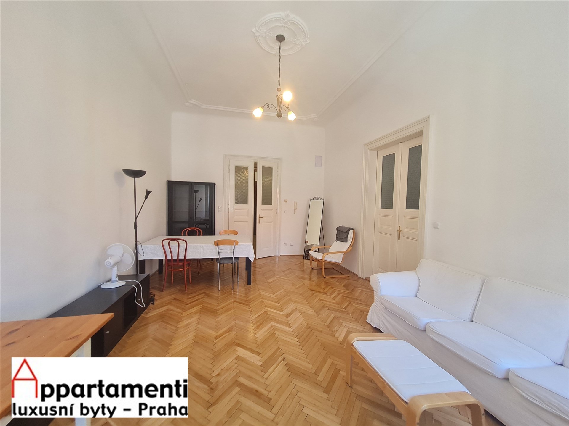 Pronájem zařízeného bytu 2+1, 63m2 Štěpánská, Praha 1