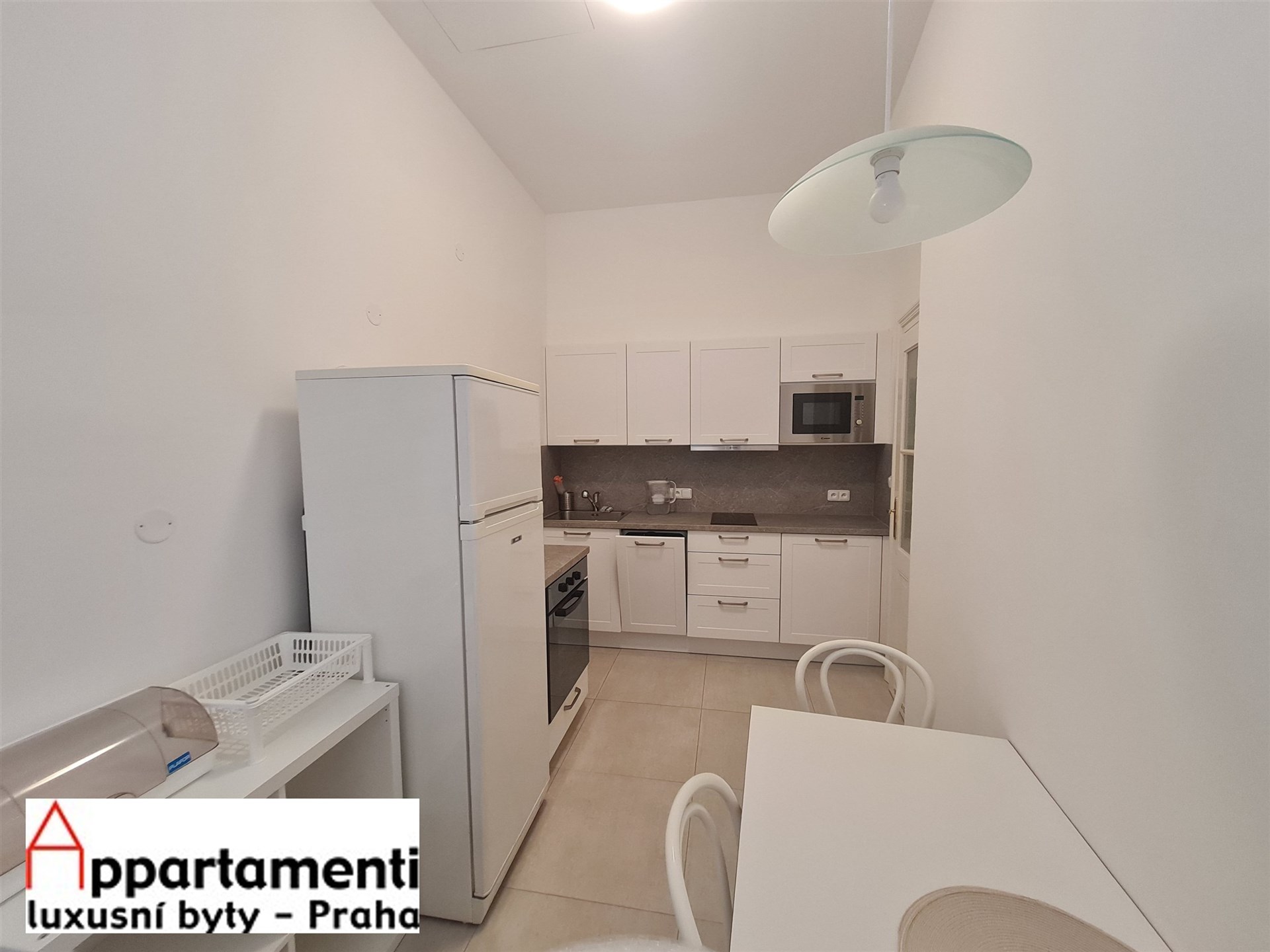Pronájem zařízeného bytu 2+1, 63m2 Štěpánská, Praha 1