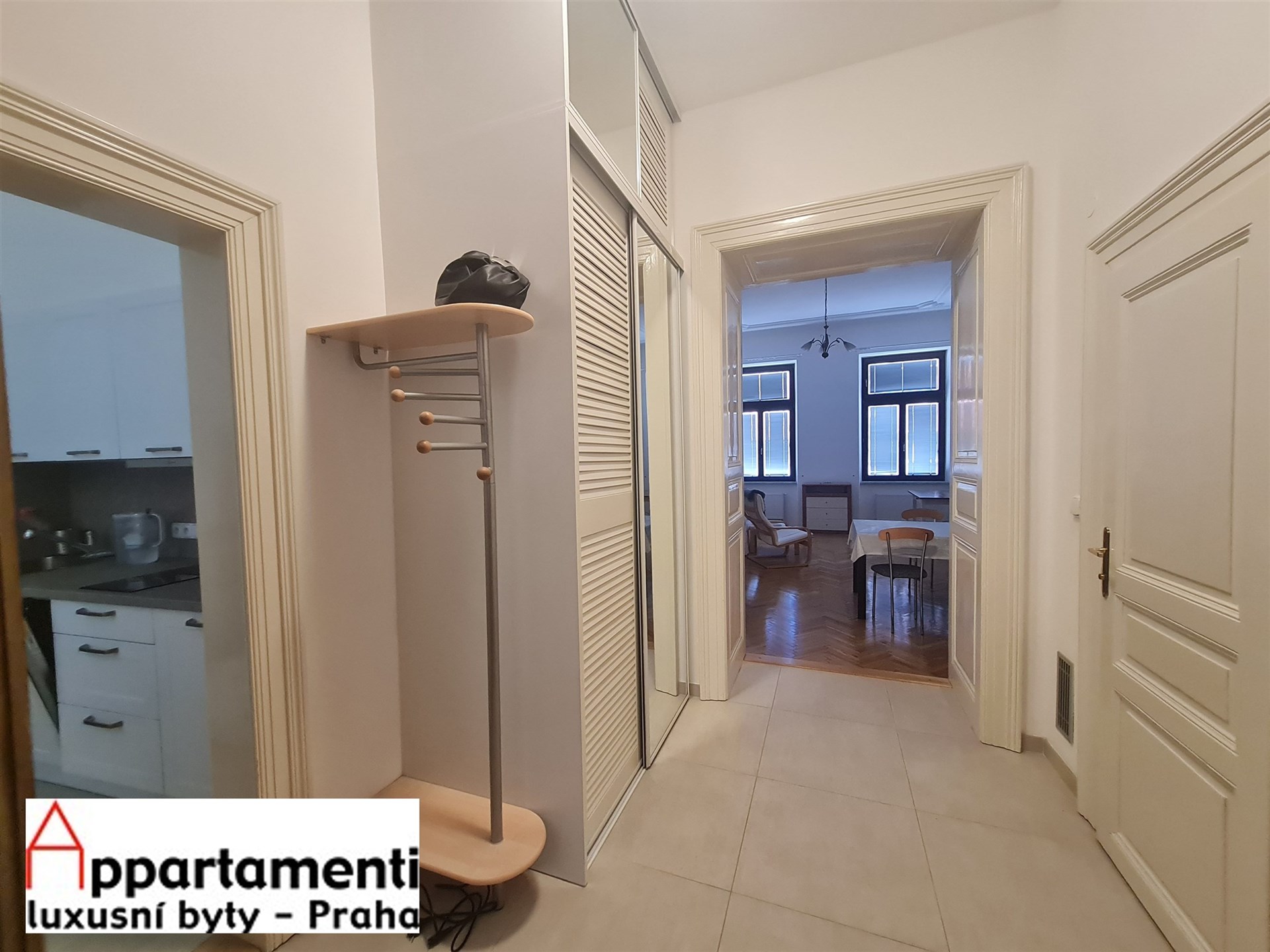 Pronájem zařízeného bytu 2+1, 63m2 Štěpánská, Praha 1
