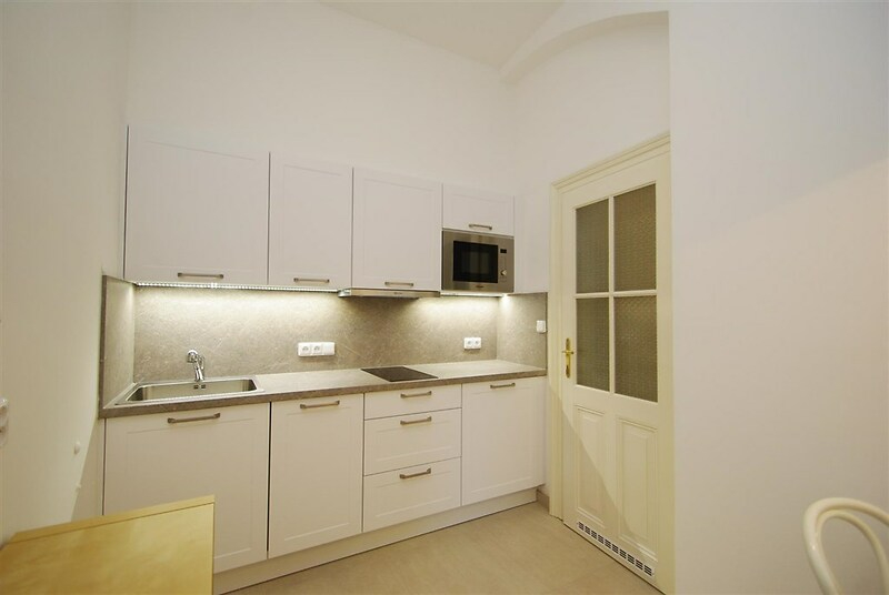 Pronájem částečně zařízeného bytu 2+1, 63m2 Štěpánská, Praha 1